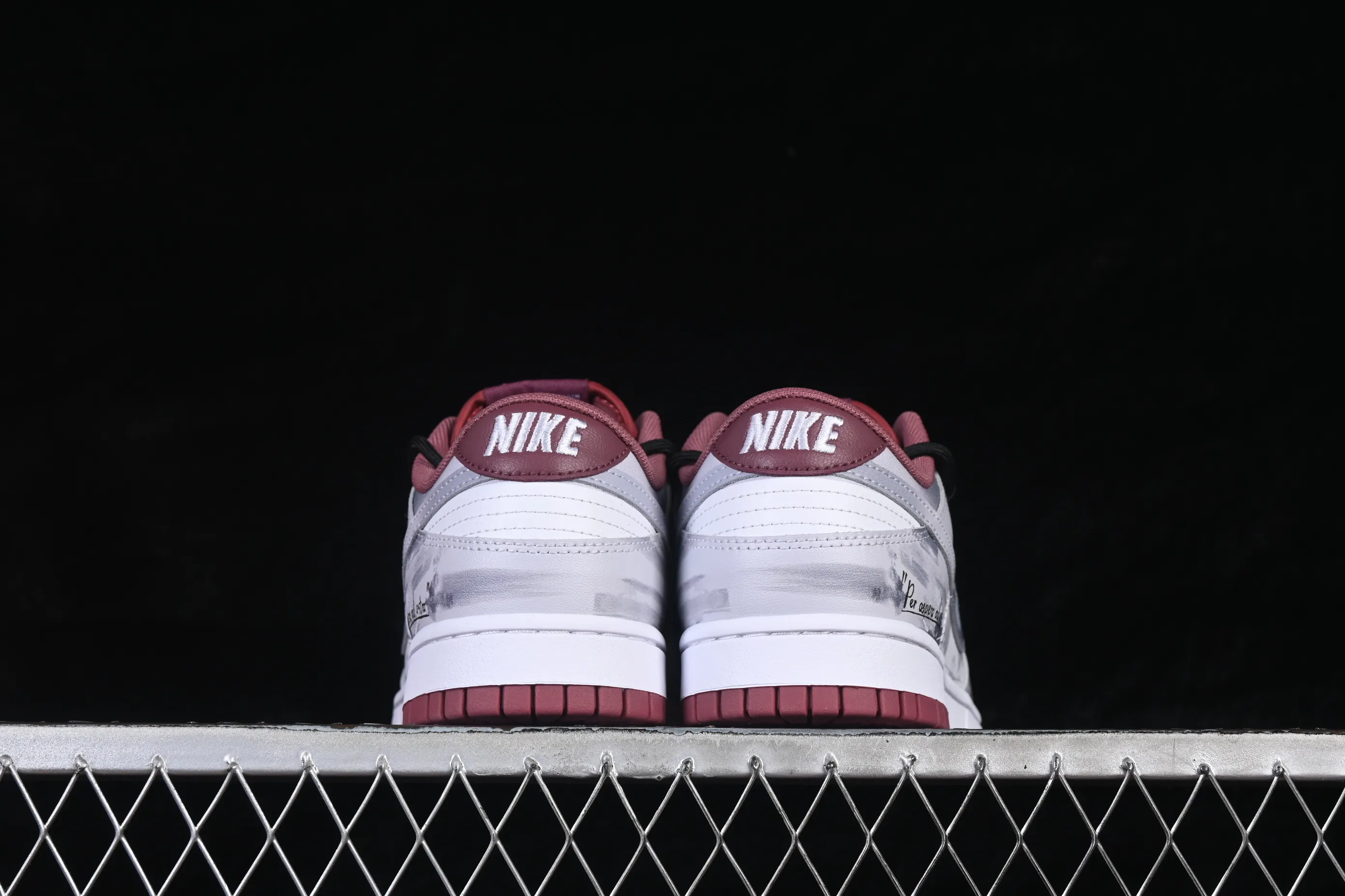 All categories Nk SB Dunk Series Nk SB Dunk Low High-end customized low-top sneakers Nike SB Dunk Low straps Anniversary high-end customized low-top casual sneakers DV0833-112